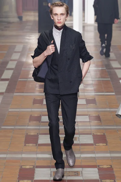 Look 5